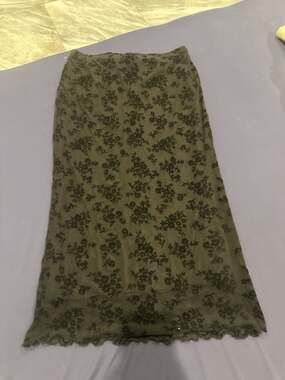 No Boundaries Women's Floral Mesh Maxi Skirt with Lettuce Edge Hem